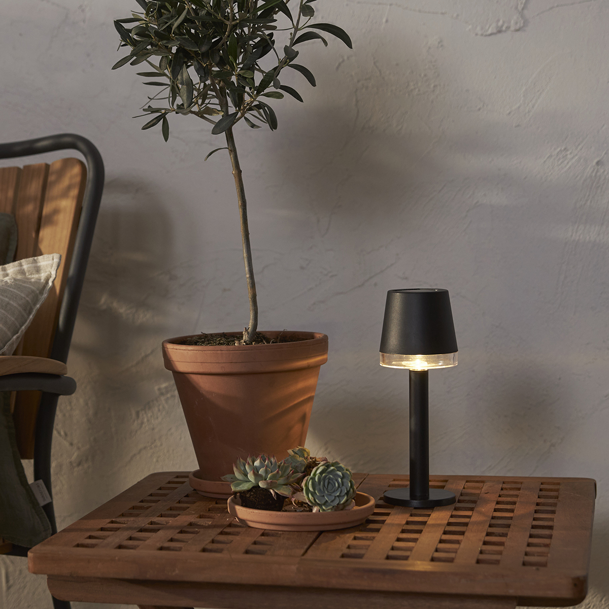 Solcellslampa Star Trading Parvus LED