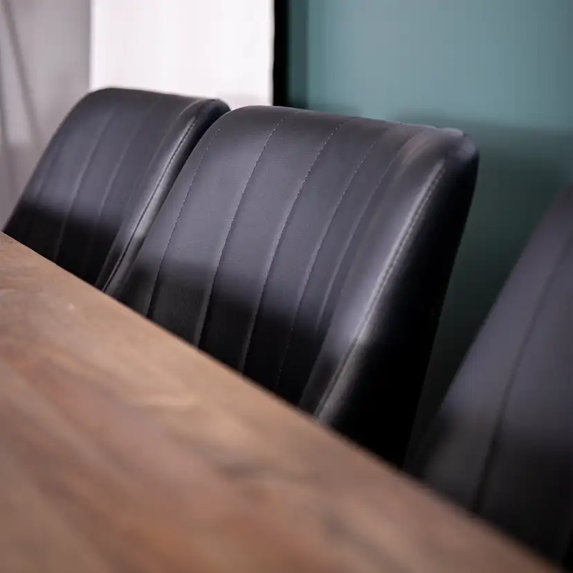 Matgrupp Venture Home Peo med 6 Corina Stolar Läder