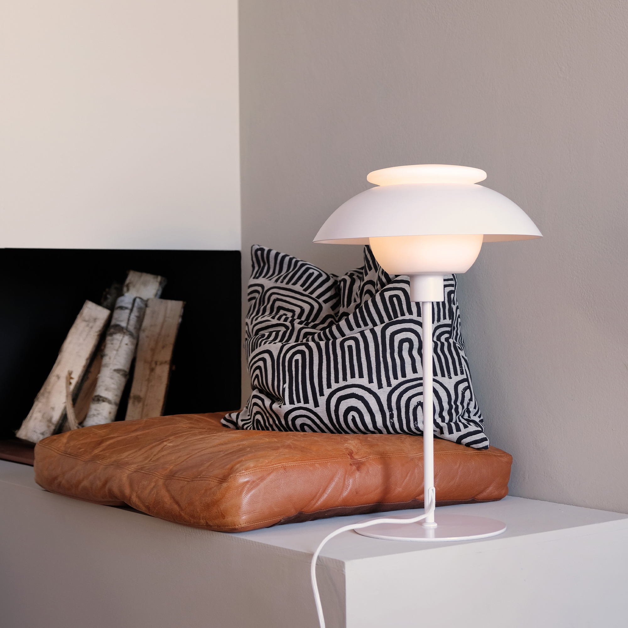 Bordslampa Dyberg Larsen Opus