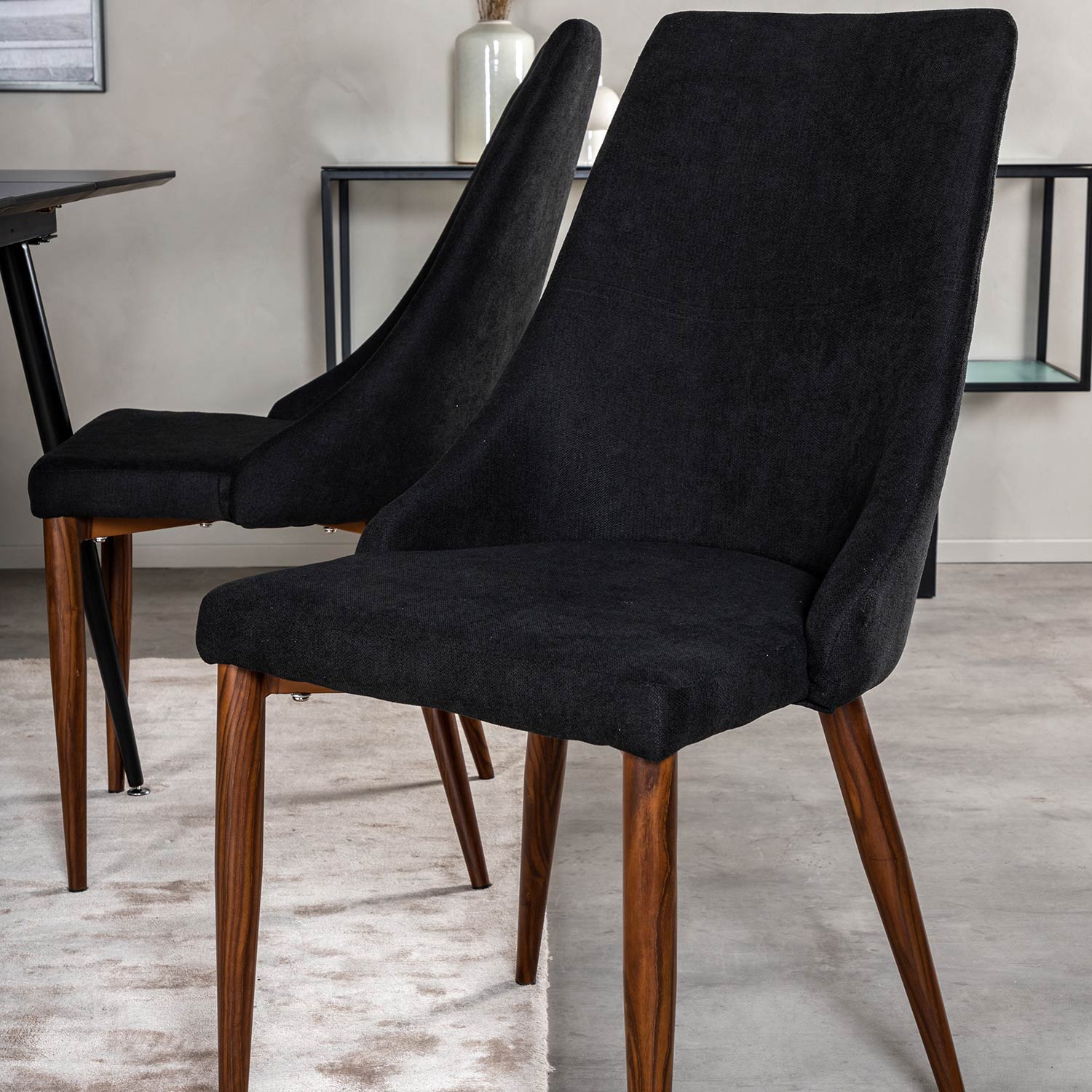 Matgrupp Venture Home Silvia med Iläggsskiva och 4 Laura Stolar