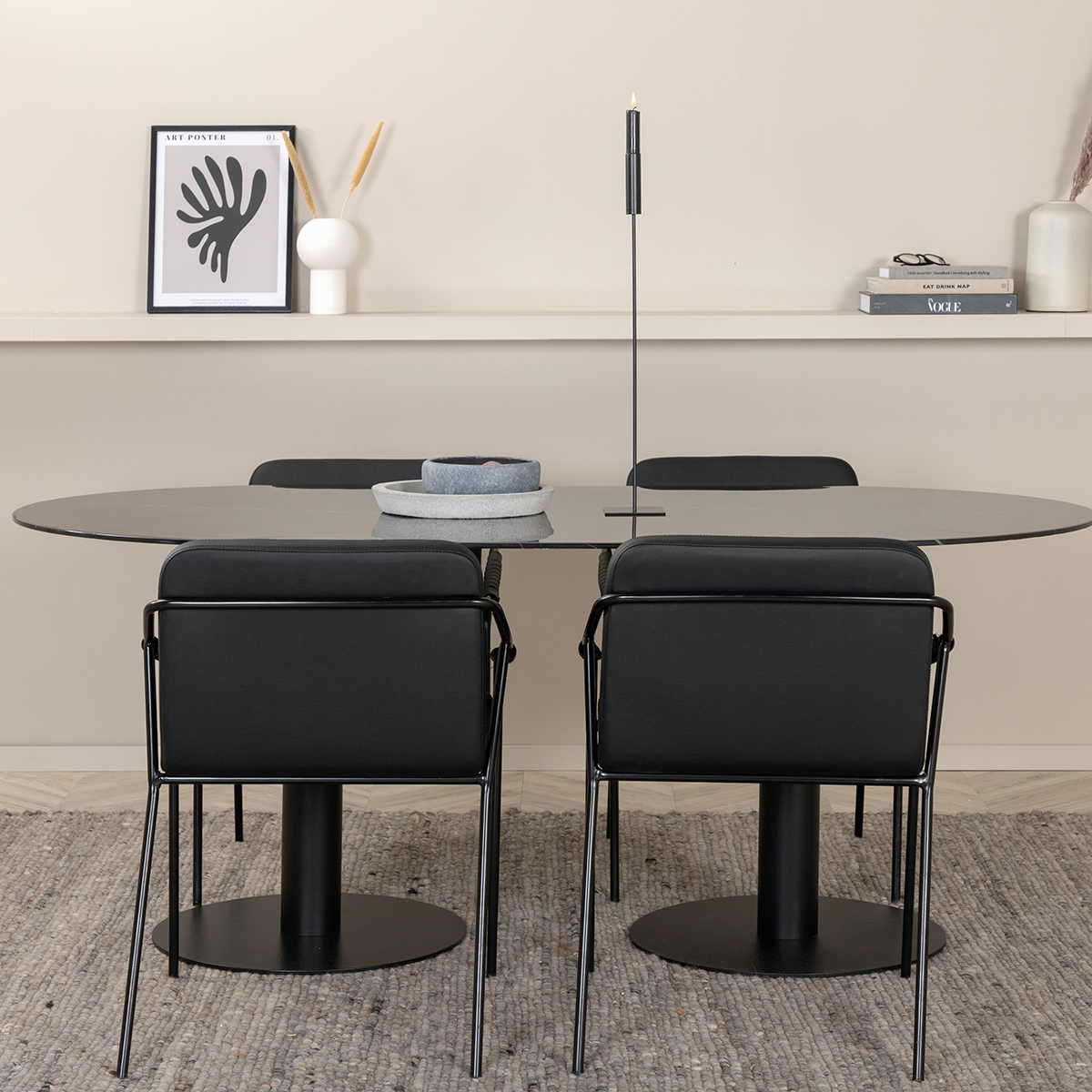 Matgrupp Venture Home Oslo matbord och Tjärö matstol