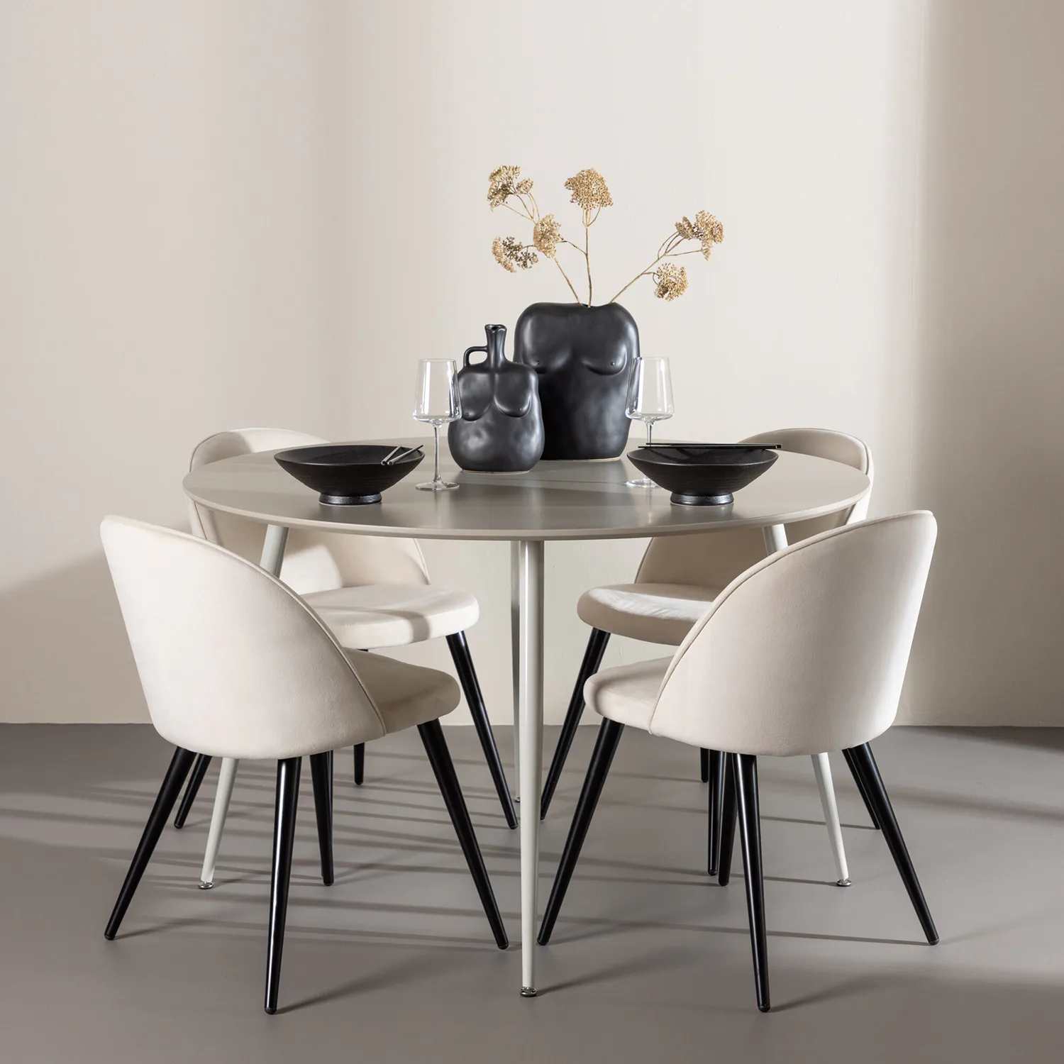 Matgrupp Venture Home Plaza Ø120 med 4 st Velvet Stolar