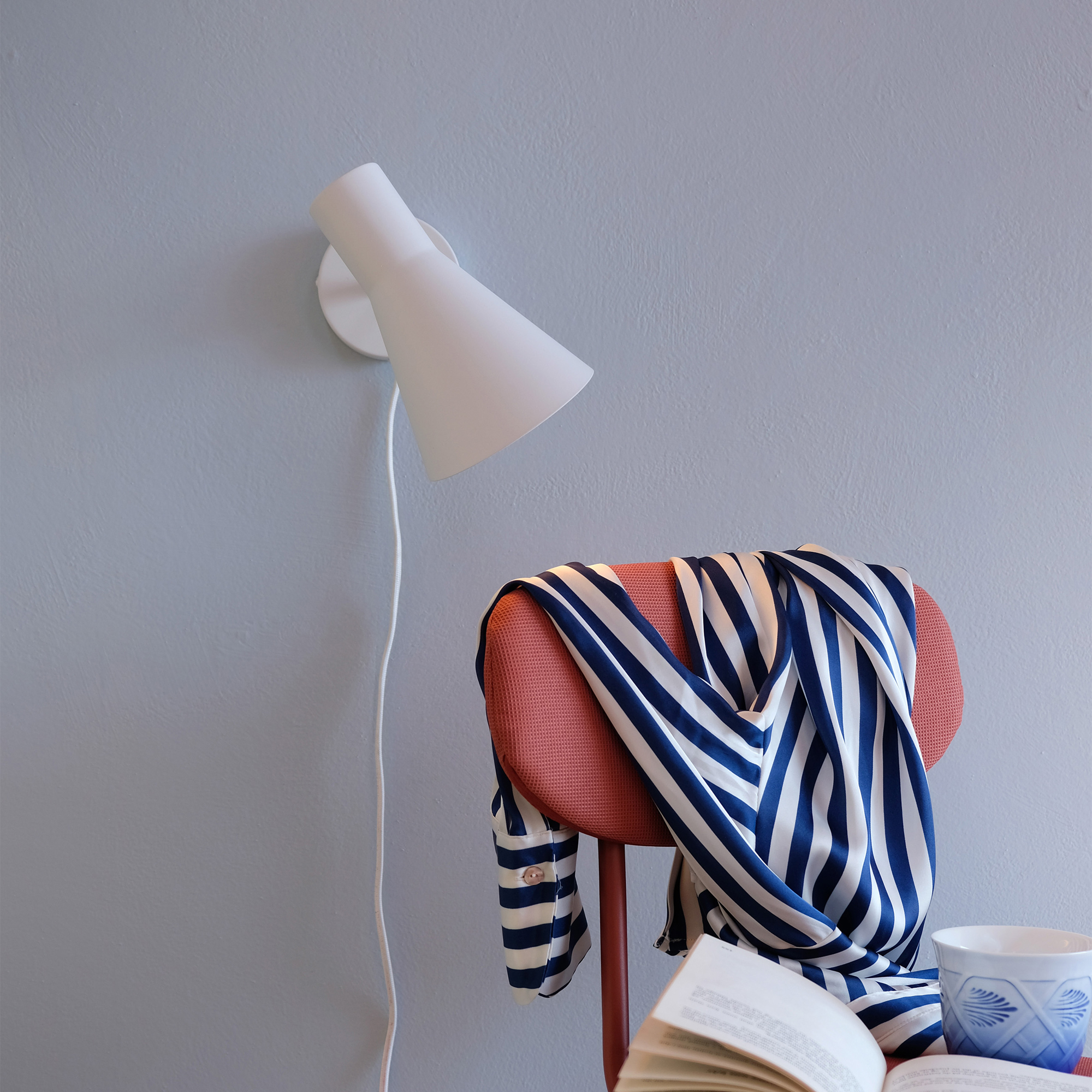 Vägglampa Dyberg Larsen DL12 Vit