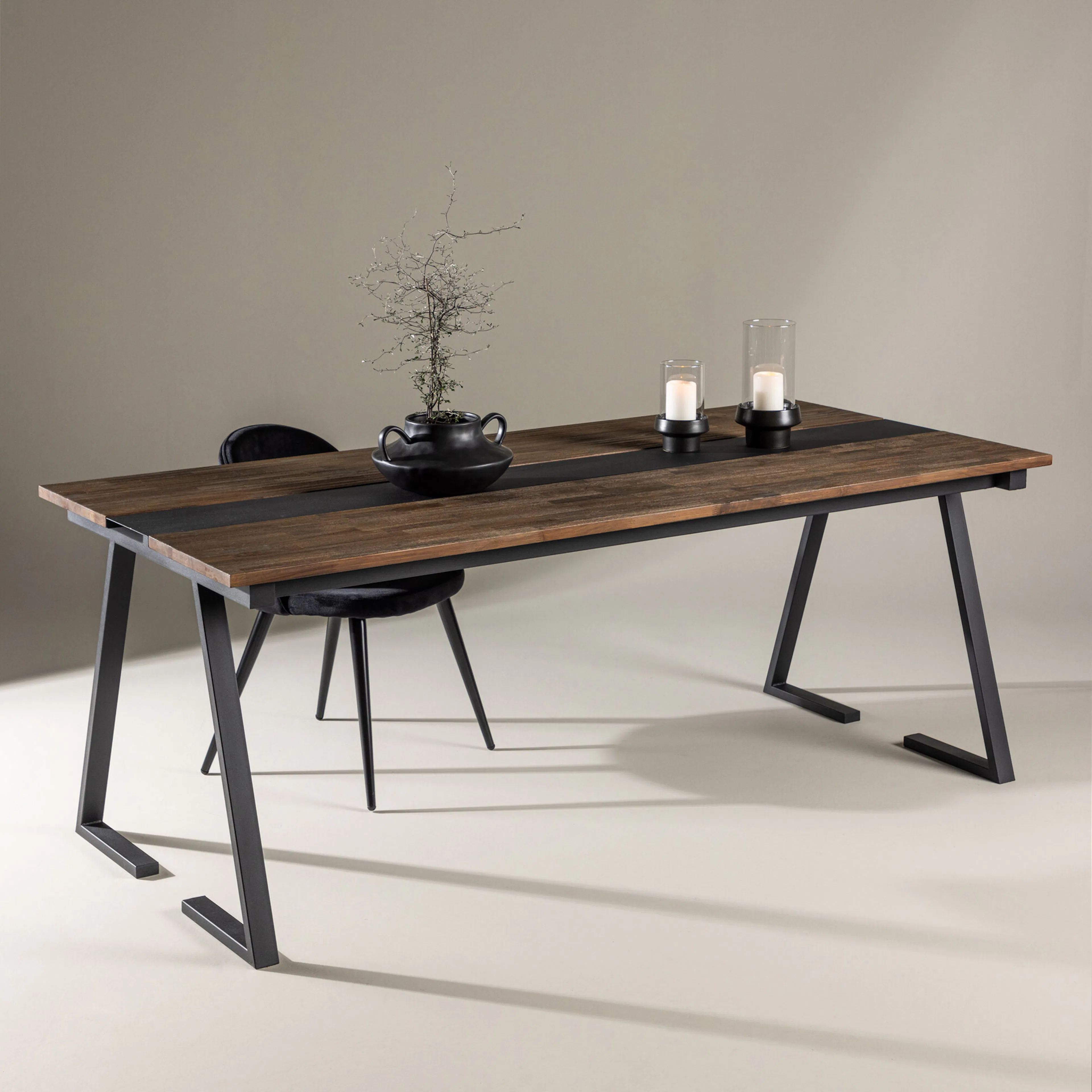 Matbord Venture Home Jakarta Fyrkantigt Bord i Teak 200cm