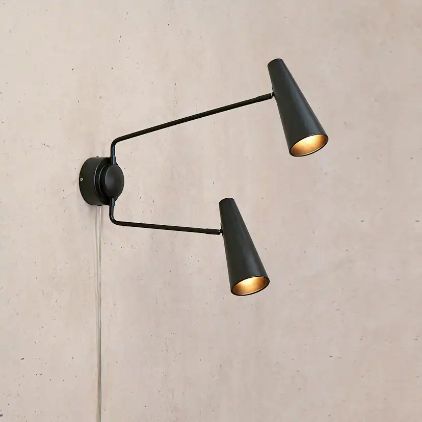 Vägglampa Markslöjd Peak