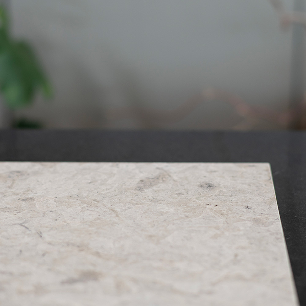 Kalksten Italian Marble Lindholmen 30 cm Fallande Längd Slipad