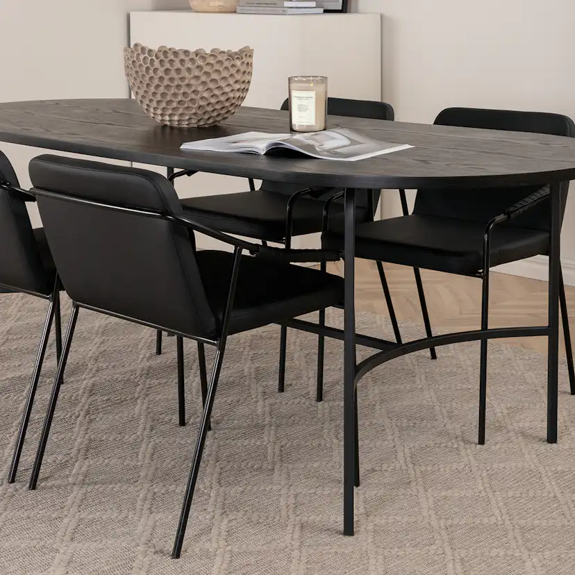 Matgrupp Venture Home San Francisco matbord och Tjärö matstol