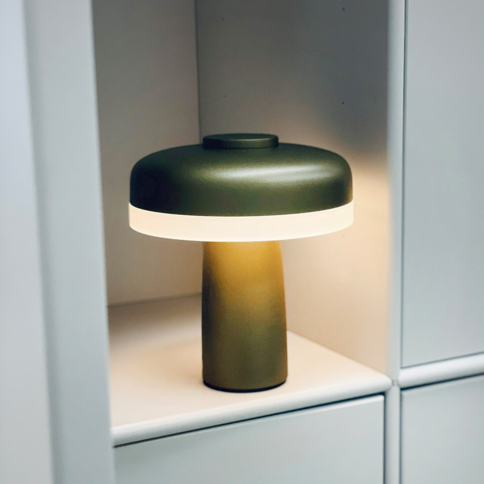 Portabel Bordslampa Dyberg Larsen Porter LED Uppladdningsbar Grön