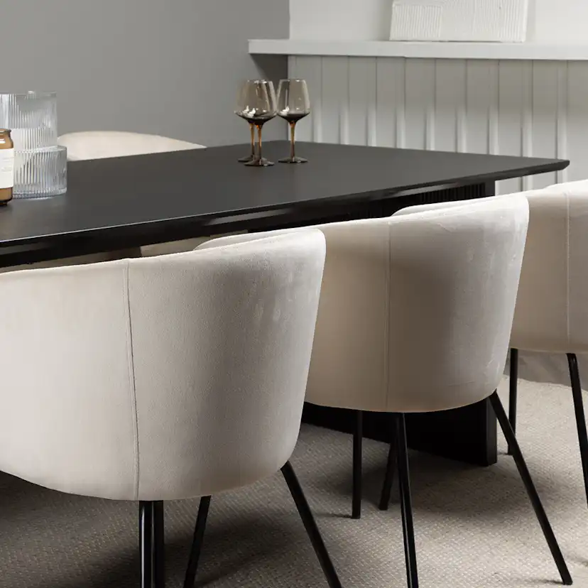 Matgrupp Venture Home Vail med 6 Berit Stolar Sammet