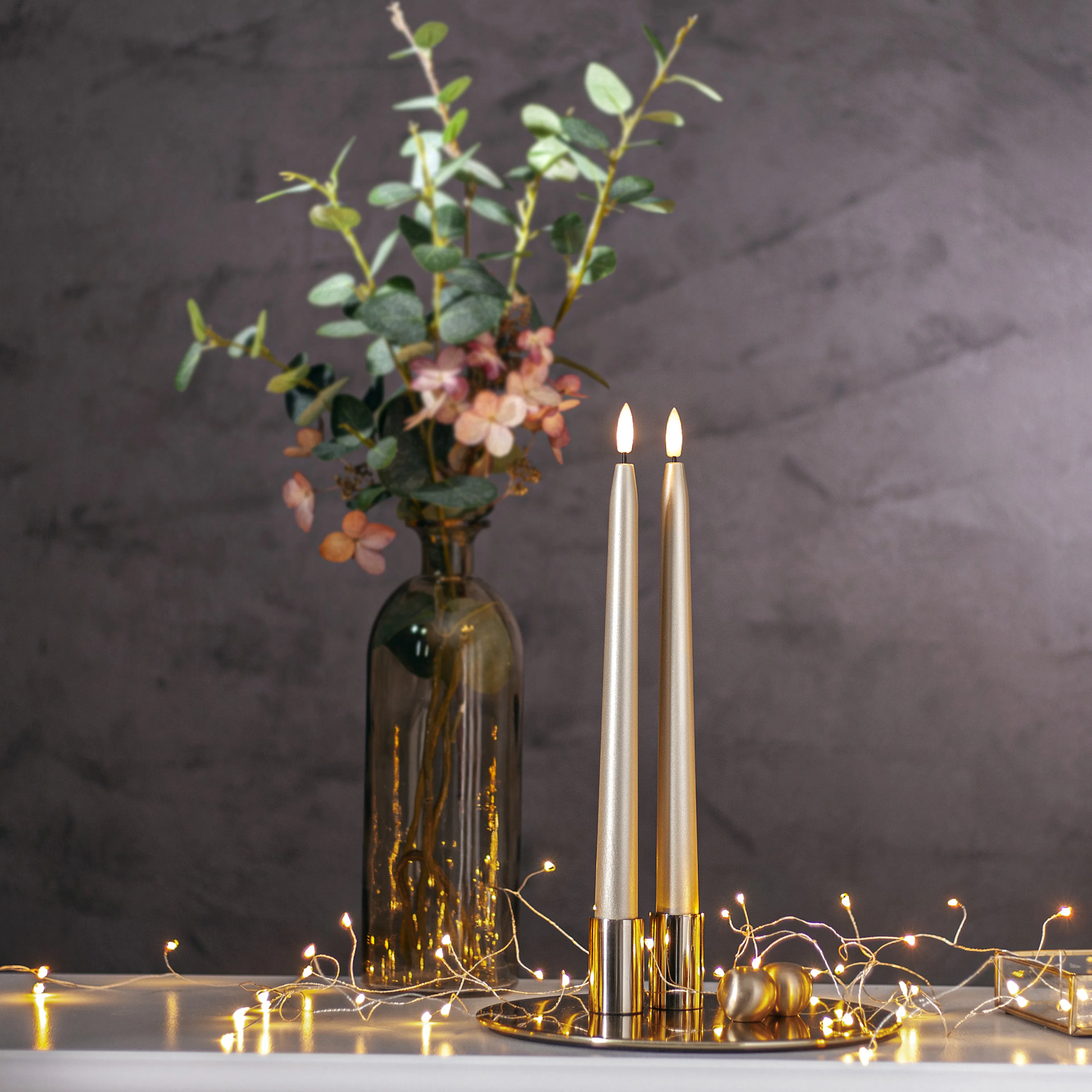 LED Antikljus 2-pack Flamme Metal Guld 28,6 cm
 Färg: Guld; Höjd 285 Mm