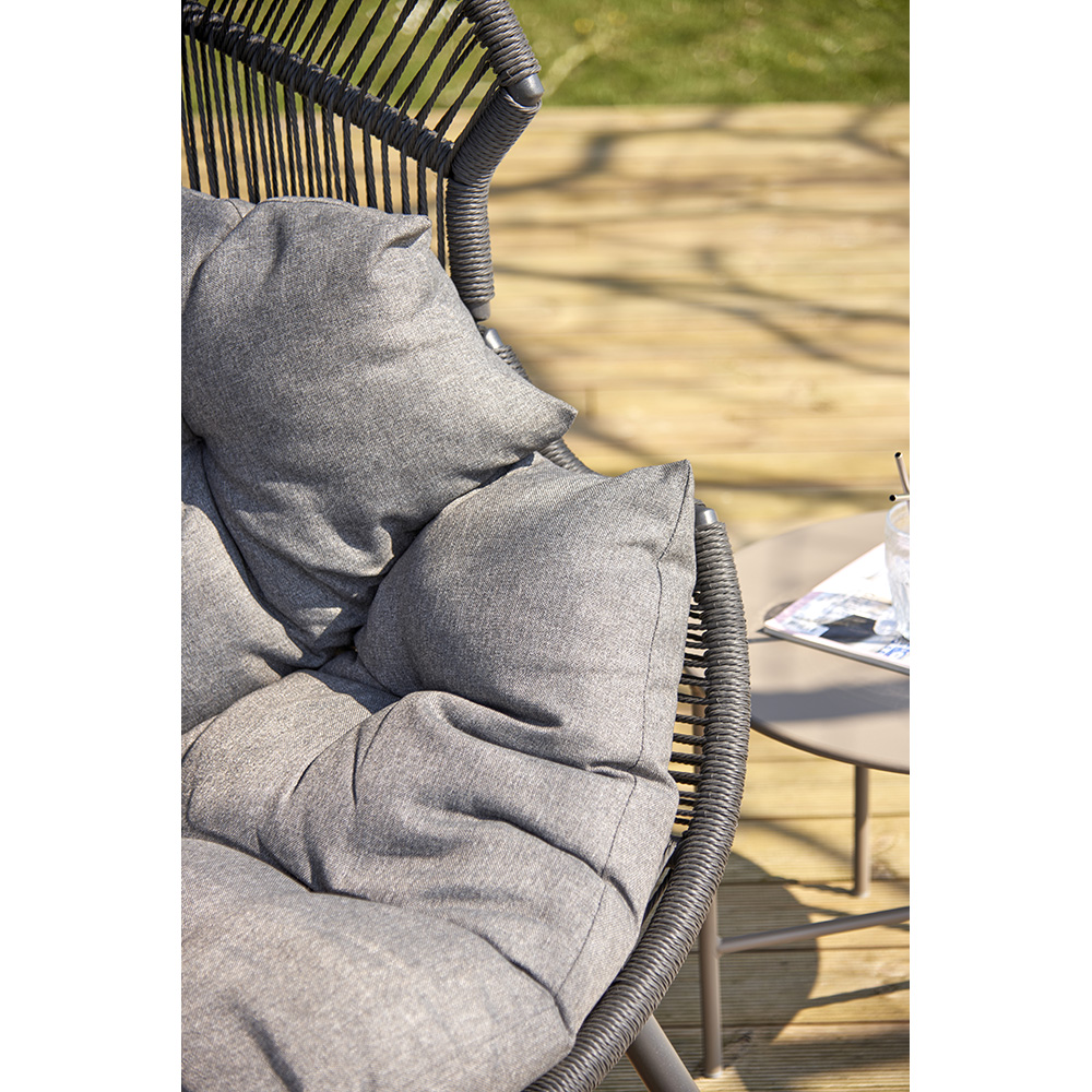 LOUNGE CHAIR Grå