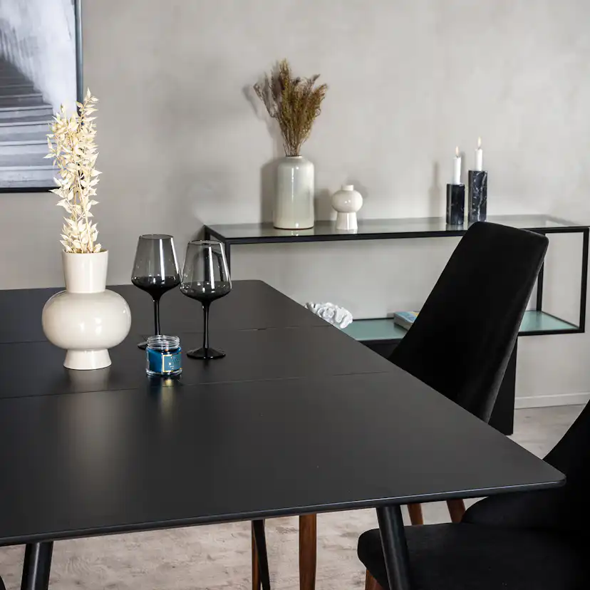 Matgrupp Venture Home Silvia med Iläggsskiva och 4 Laura Stolar