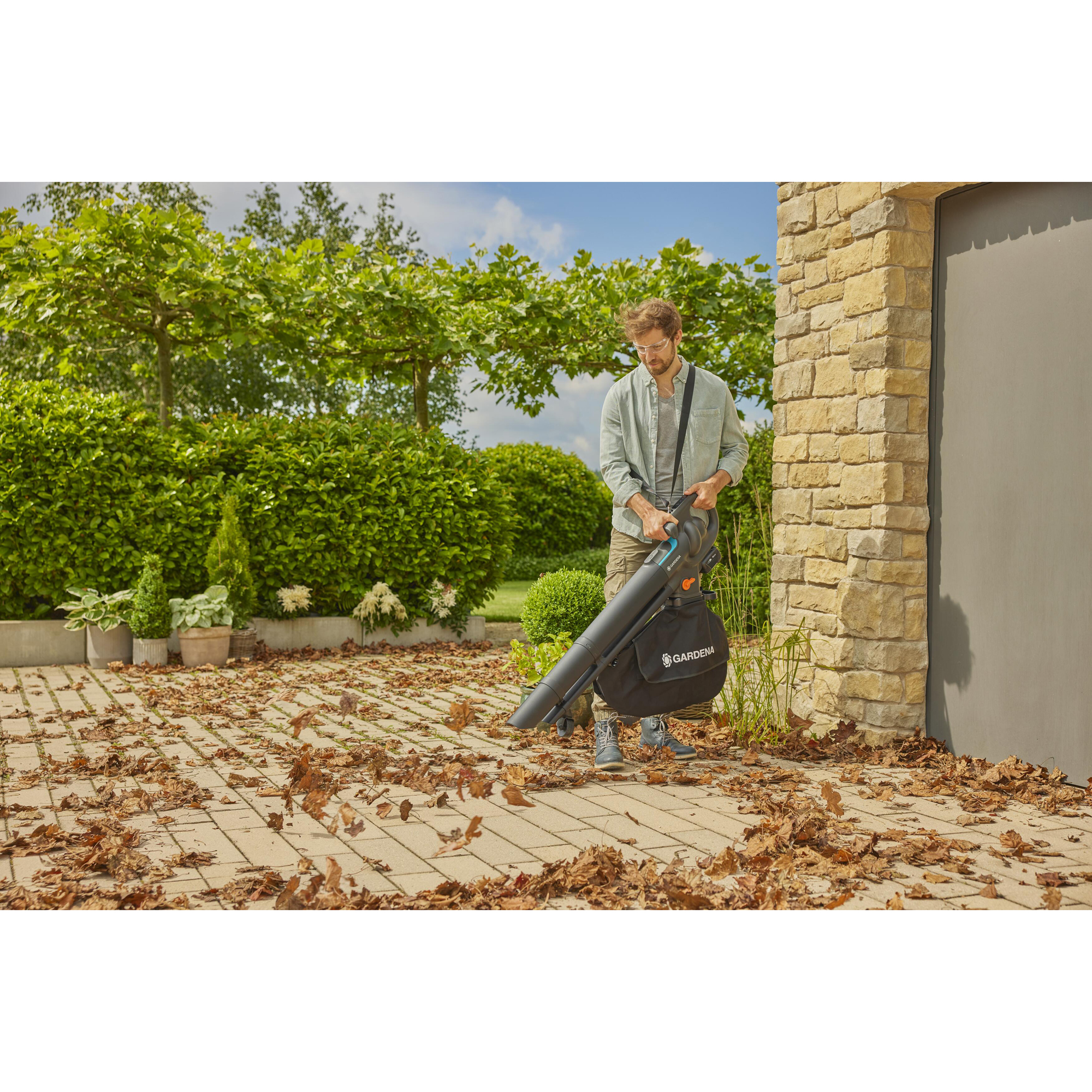 Lövblås/Sug Gardena PowerJet Collect 18V P4A Set