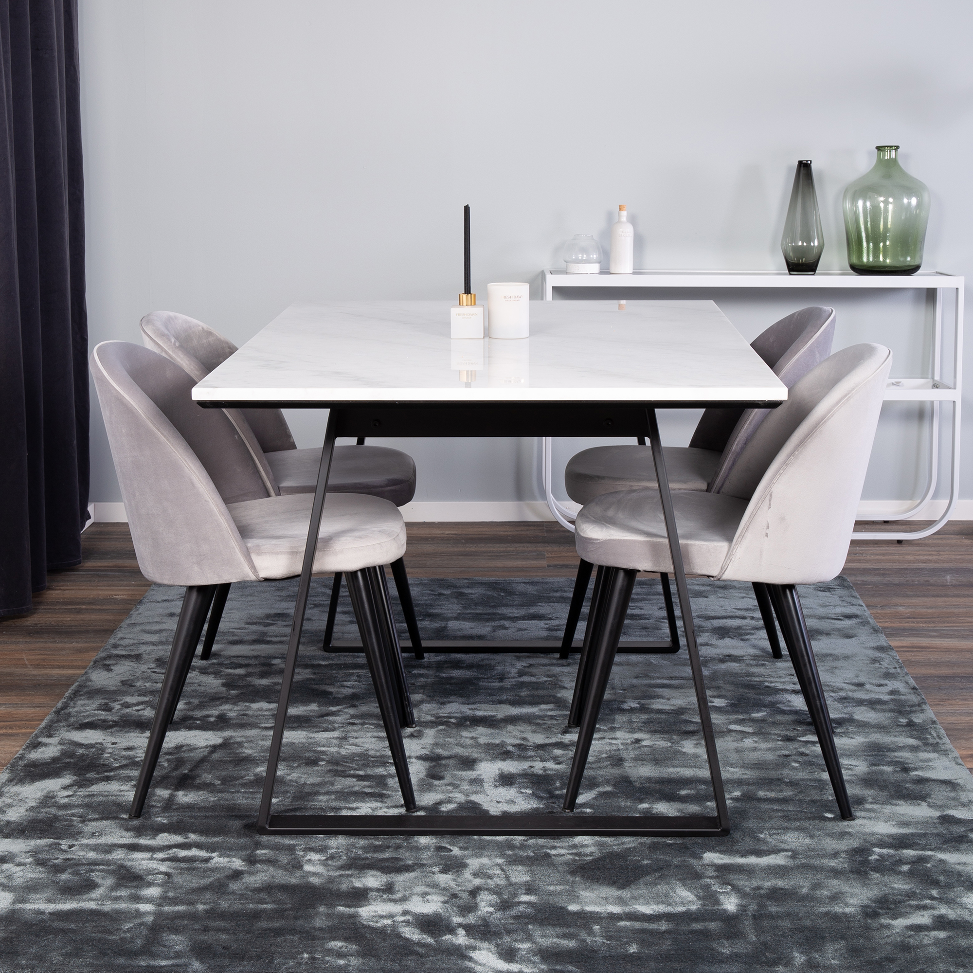 Matgrupp Venture Home Estelle med 4 Valentina Stolar