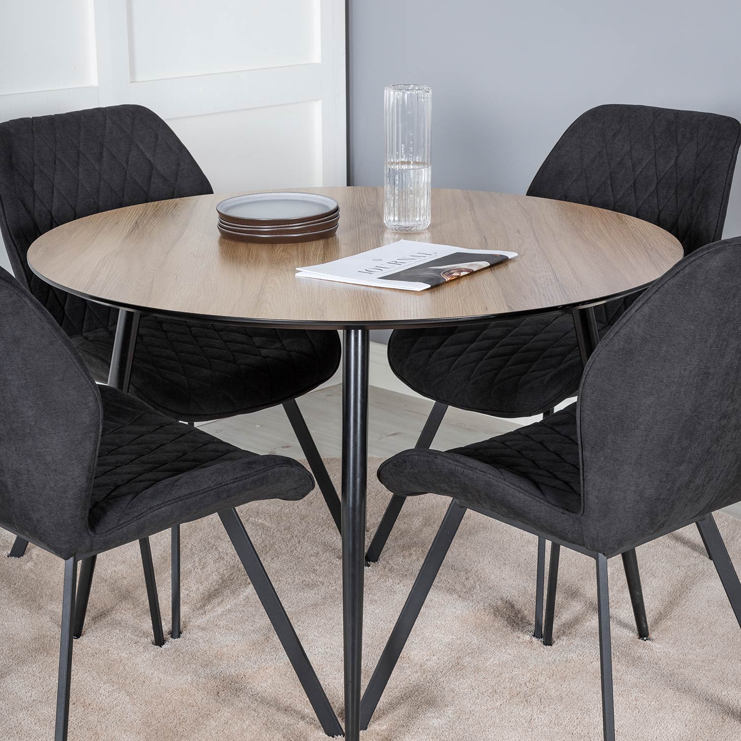 Matgrupp Venture Home Silvia med 4 Geneva Stolar Runt