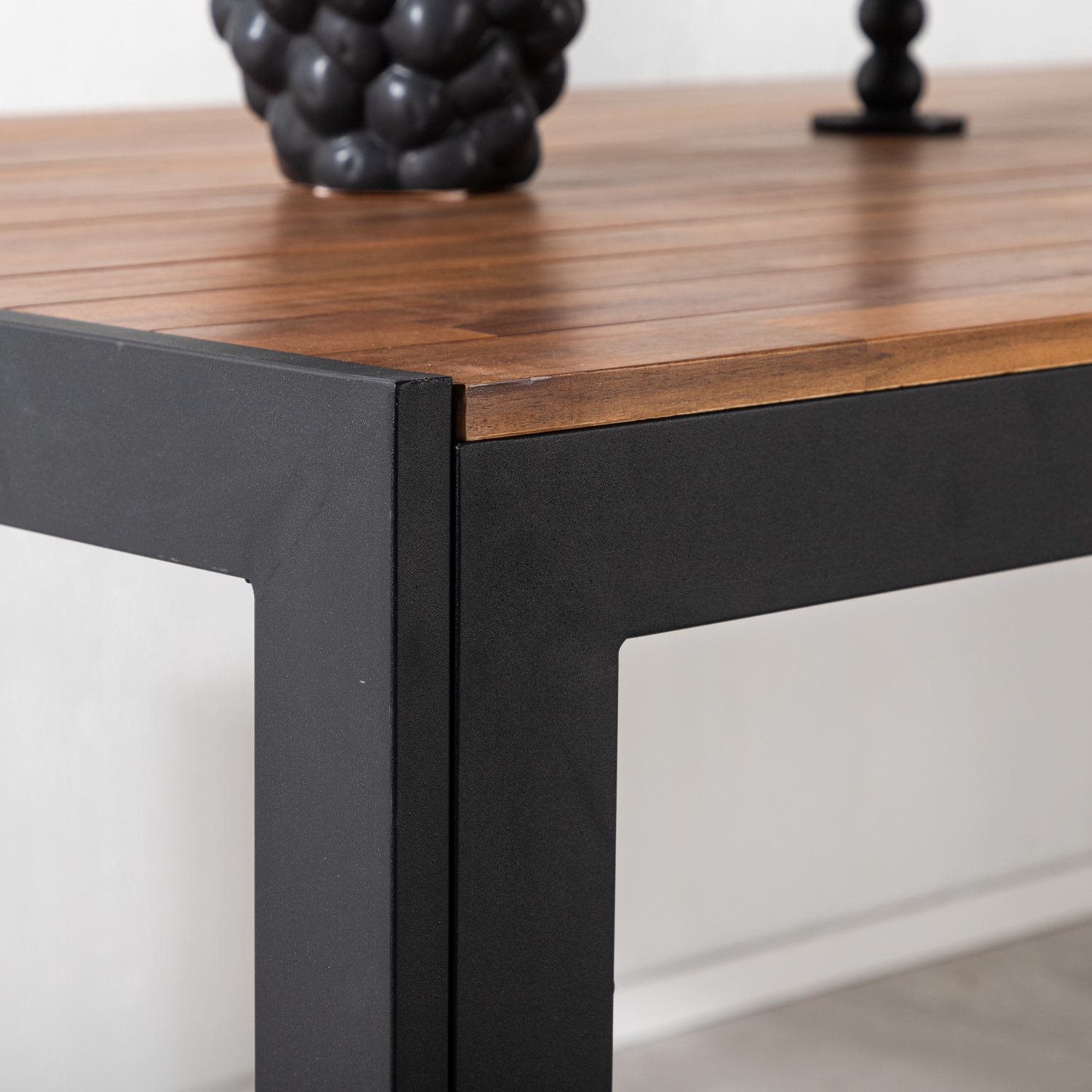 Bois Dining table 200*100cm  - Black Legs / Acacia Akacia/Svart