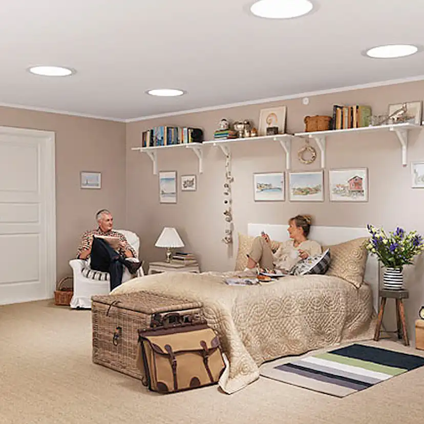 Ljustunnel Velux TLR för Slätt Tak Fast Rör
