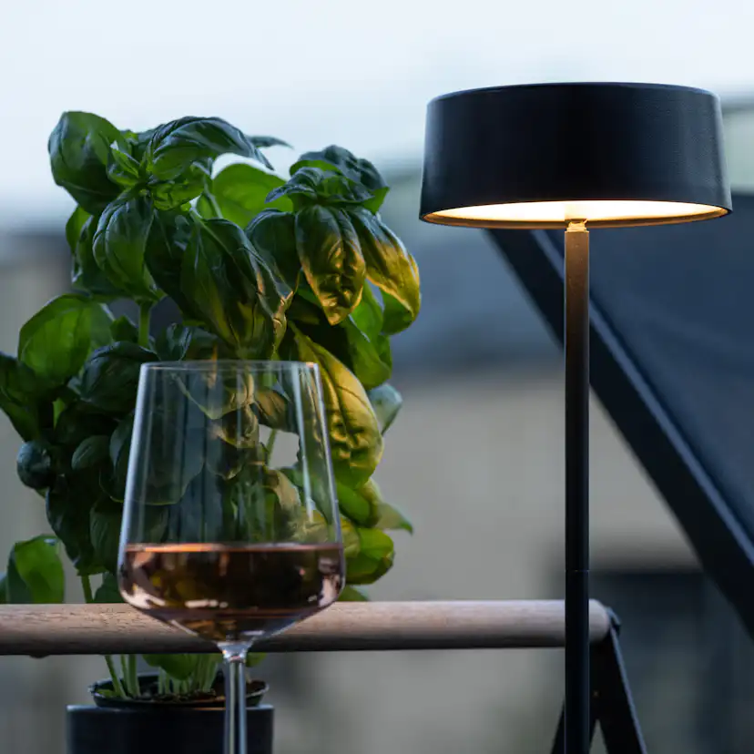 Bordslampa Venture Home Tern