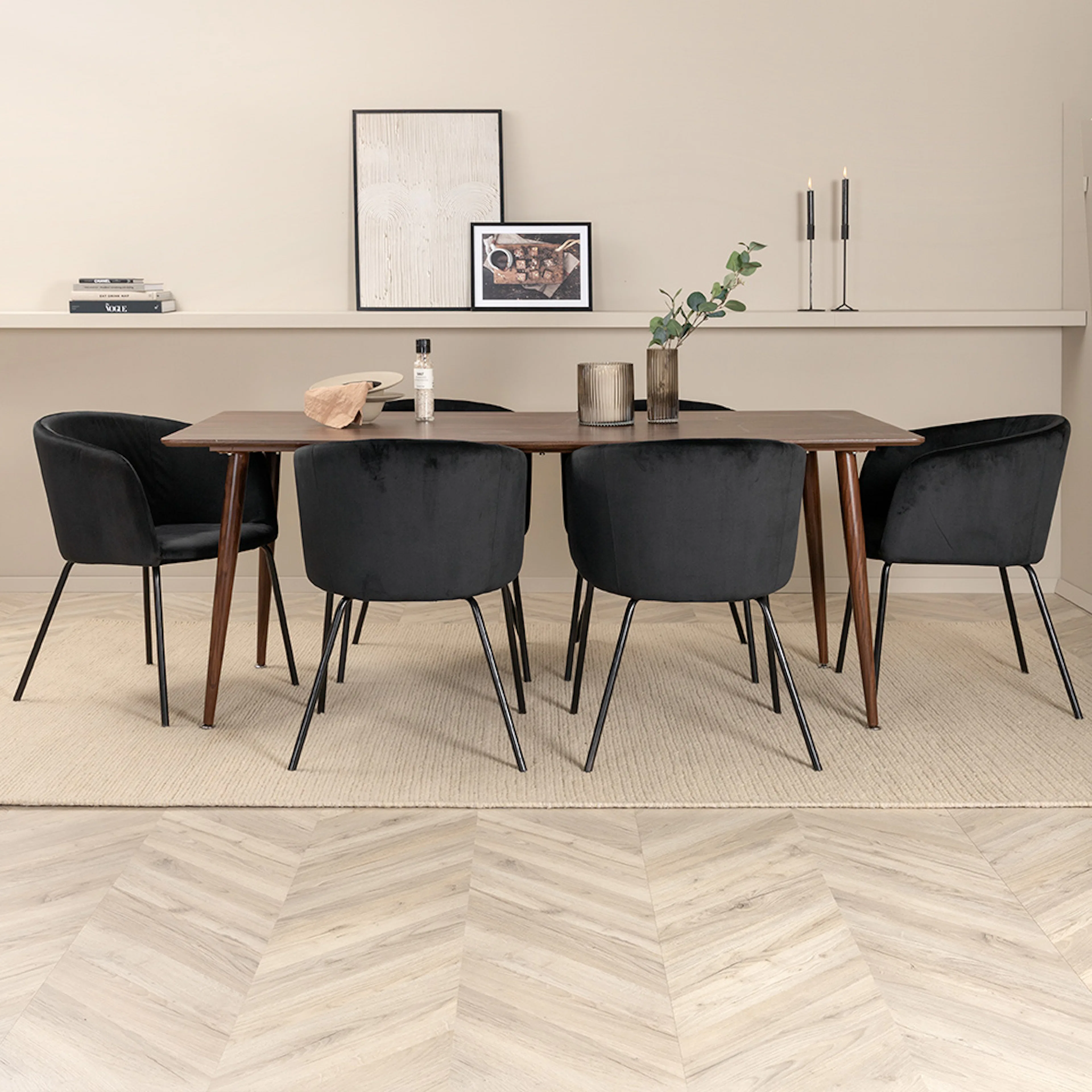 Matgrupp Venture Home Polar med 6 Berit Stolar