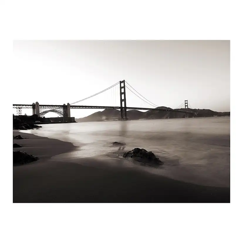San Francisco: Golden Gate Bridge i svart och vitt 350x270 Storlek: 350x270 cm