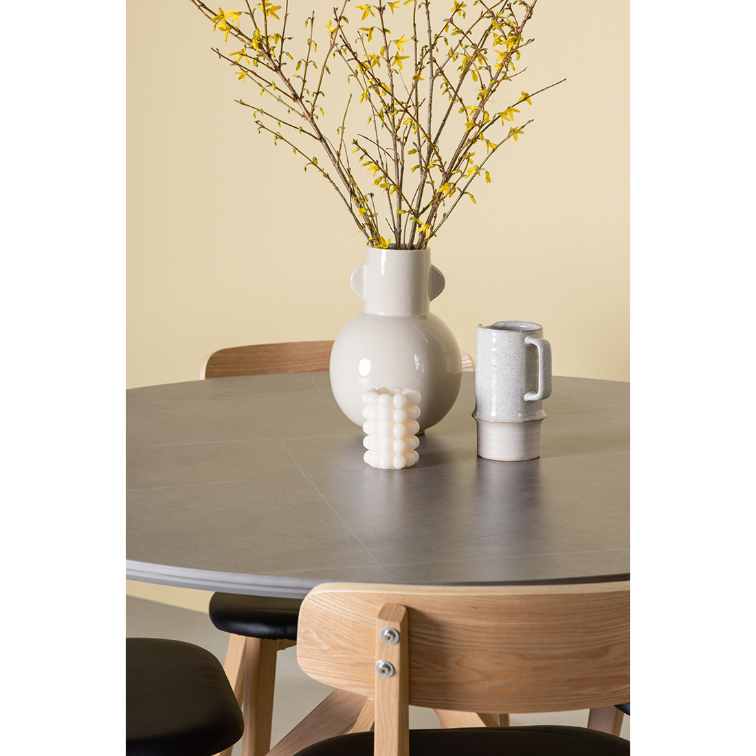 Matgrupp Venture Home Piazza Ø120 cm med 4st Sanjos Matstolar