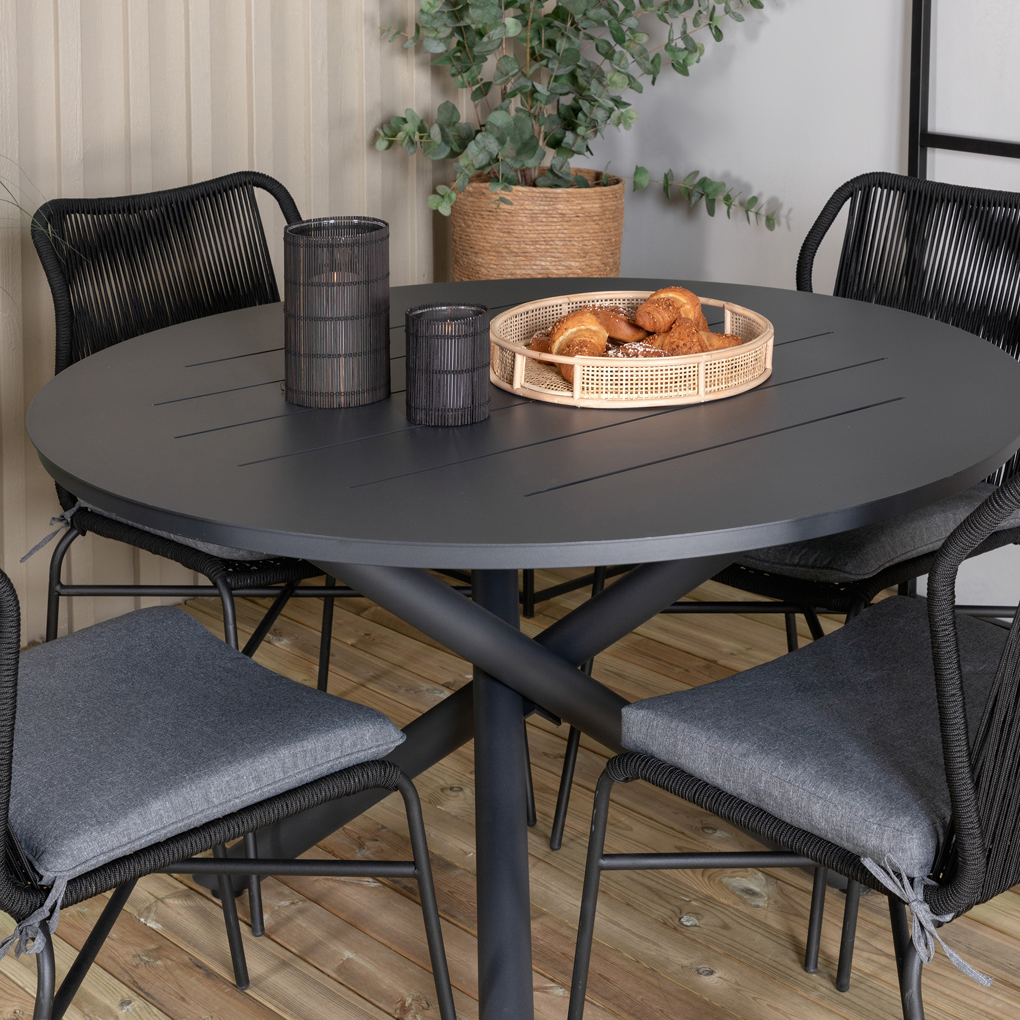 Matgrupp Venture Home Ande med 4 Julle Matstolar