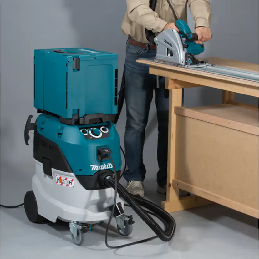 Universaldammsugare Makita VC4210M