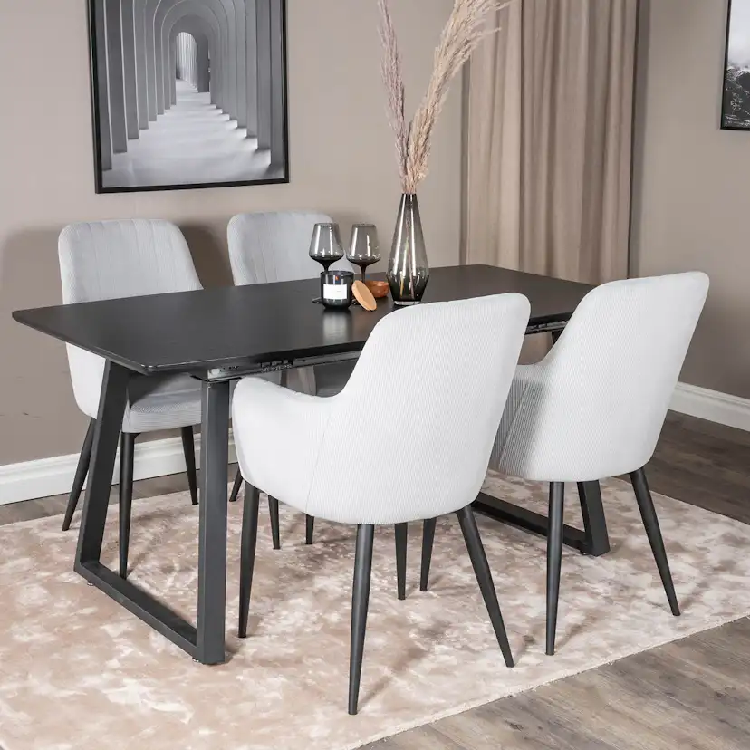 Matgrupp Venture Home Ina med 4 Corina Stolar Manchester