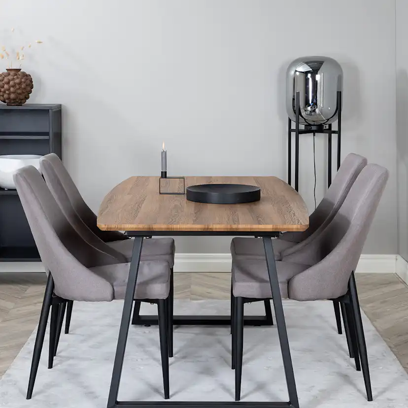 Matgrupp Venture Home Ina med 4 Laura Stolar