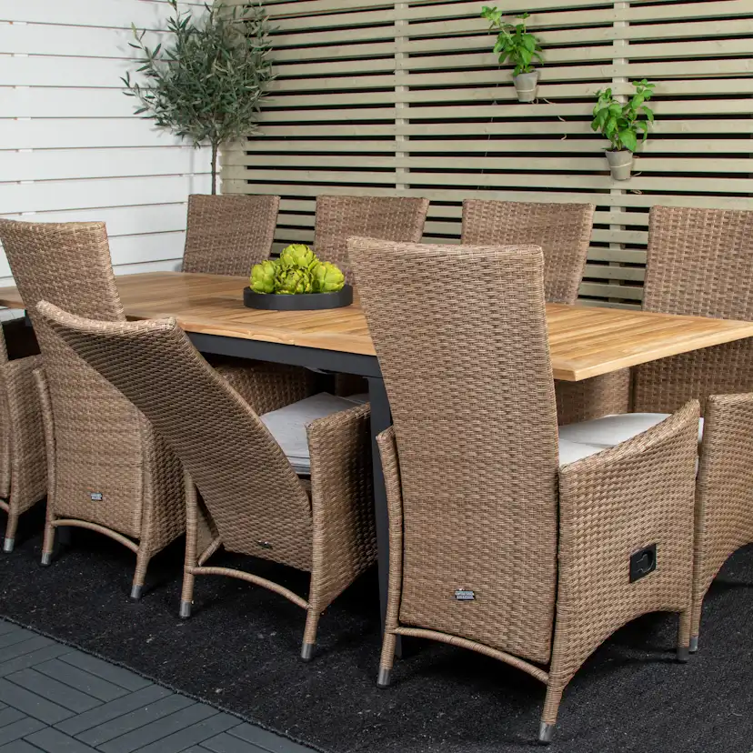 Matgrupp Utomhus Venture Home Perla 160/240 med 8 Pishi KarmTrädgårdsstolar