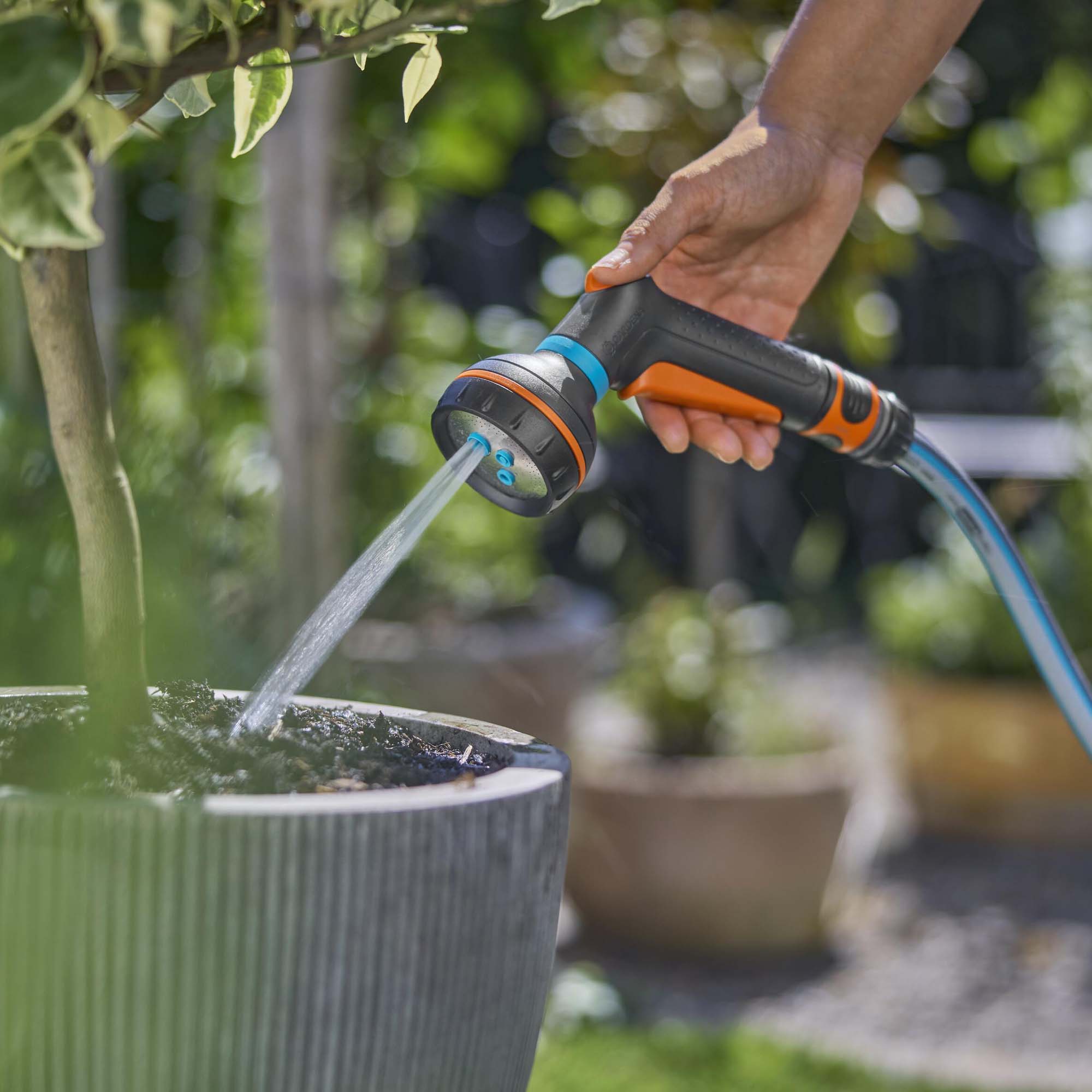 Bevattningspaket Gardena Slangbox XL 35 m Vit Med Vattenspridare & Sprinklerpistol