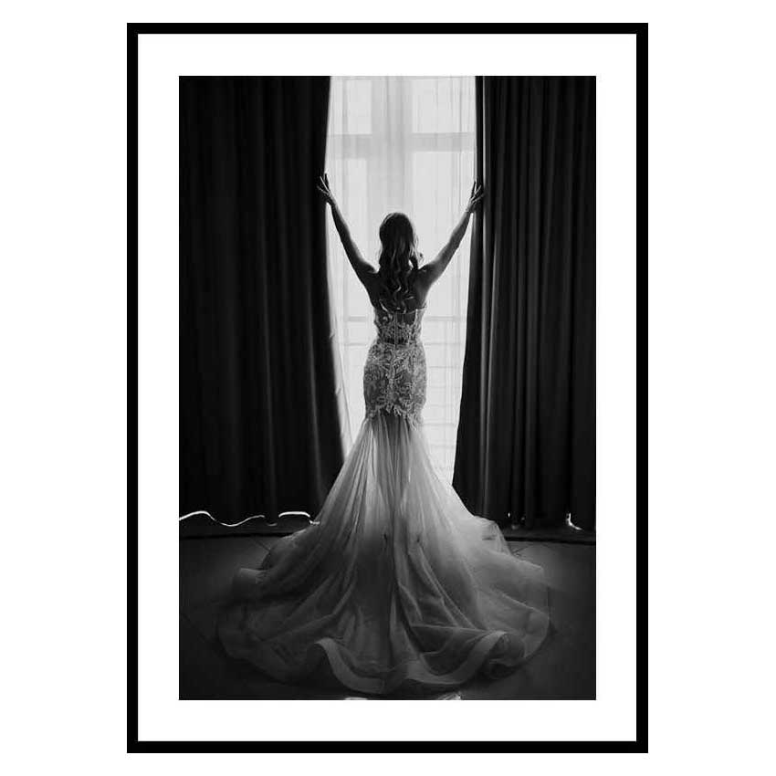 Poster Gallerix Woman Opening Curtains