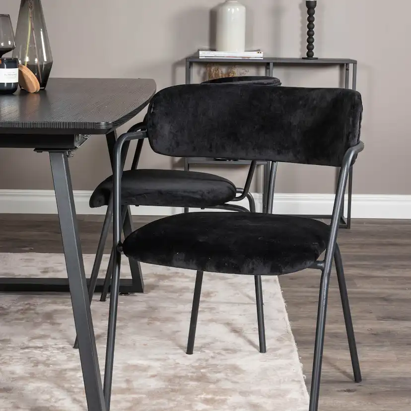 Matgrupp Venture Home Ina med 4 Aris Stolar Sammet