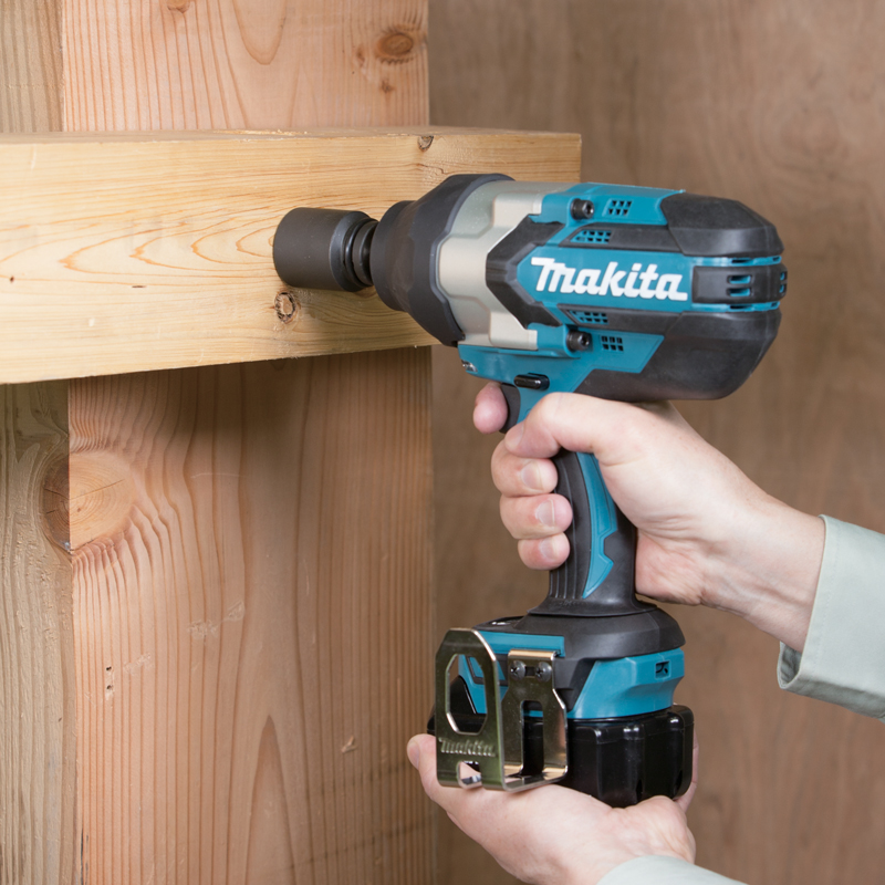 Mutterdragare Makita LXT DTW1002RTJ 18V med Batteri