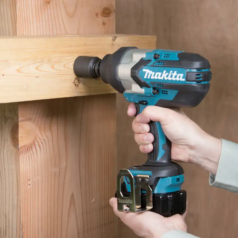 Mutterdragare Makita LXT DTW1002RTJ 18V med Batteri