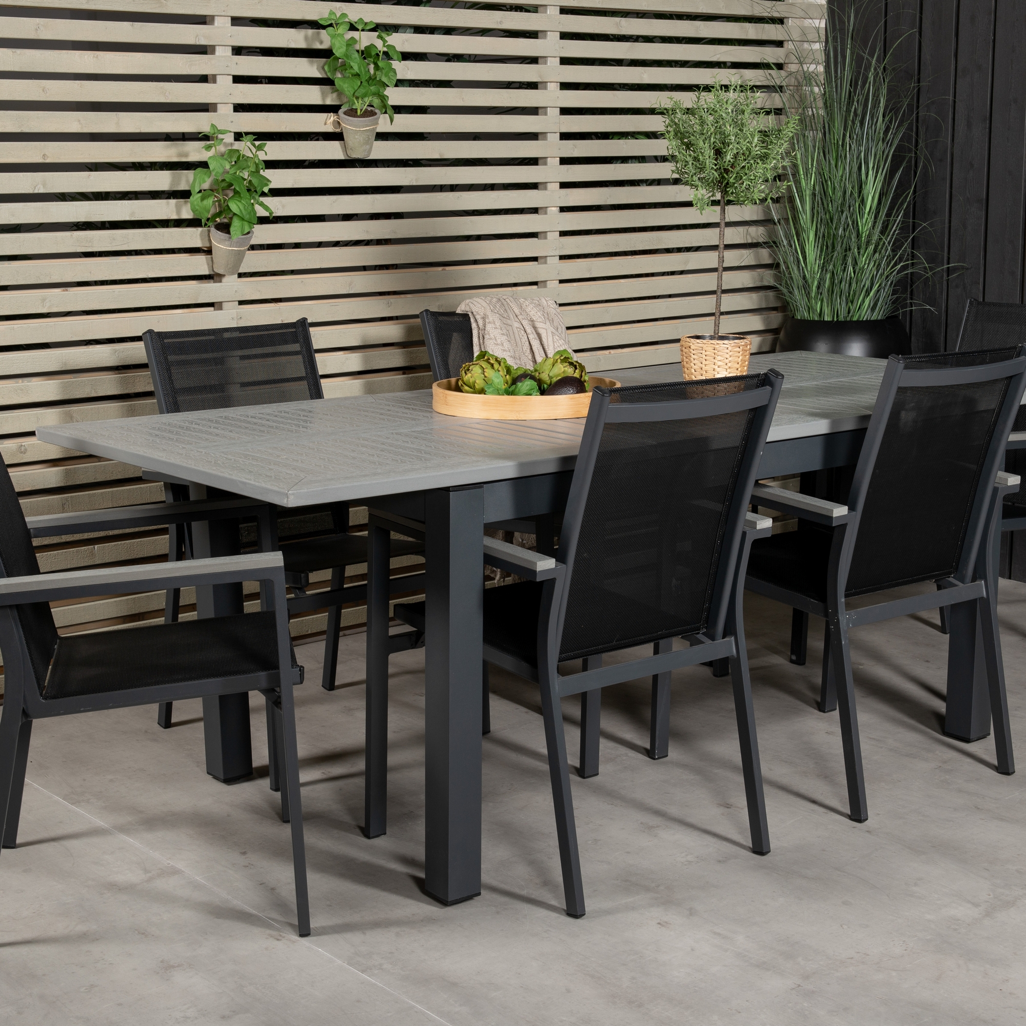 Albany Dining Table 160/240*100 - Svart Alu / Grey Aintwood+ Svart/Grå