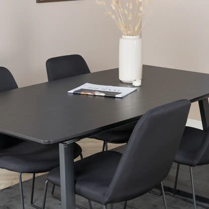 Matgrupp Venture Home Ina med 4 Muscot Stolar