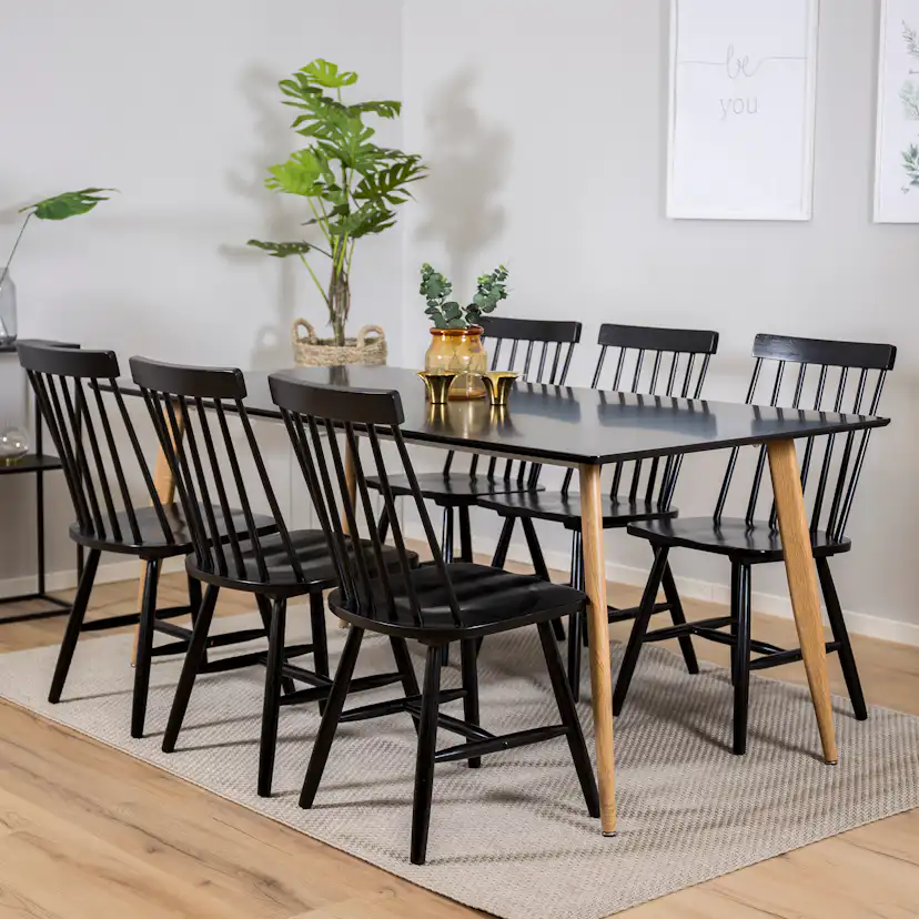 Matgrupp Venture Home Pobbie med Lena Stolar