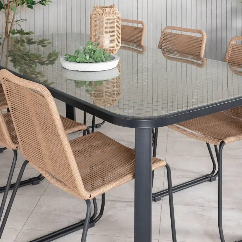 Matgrupp Venture Home Peoria med 6 Leon Stapelbara Matstolar