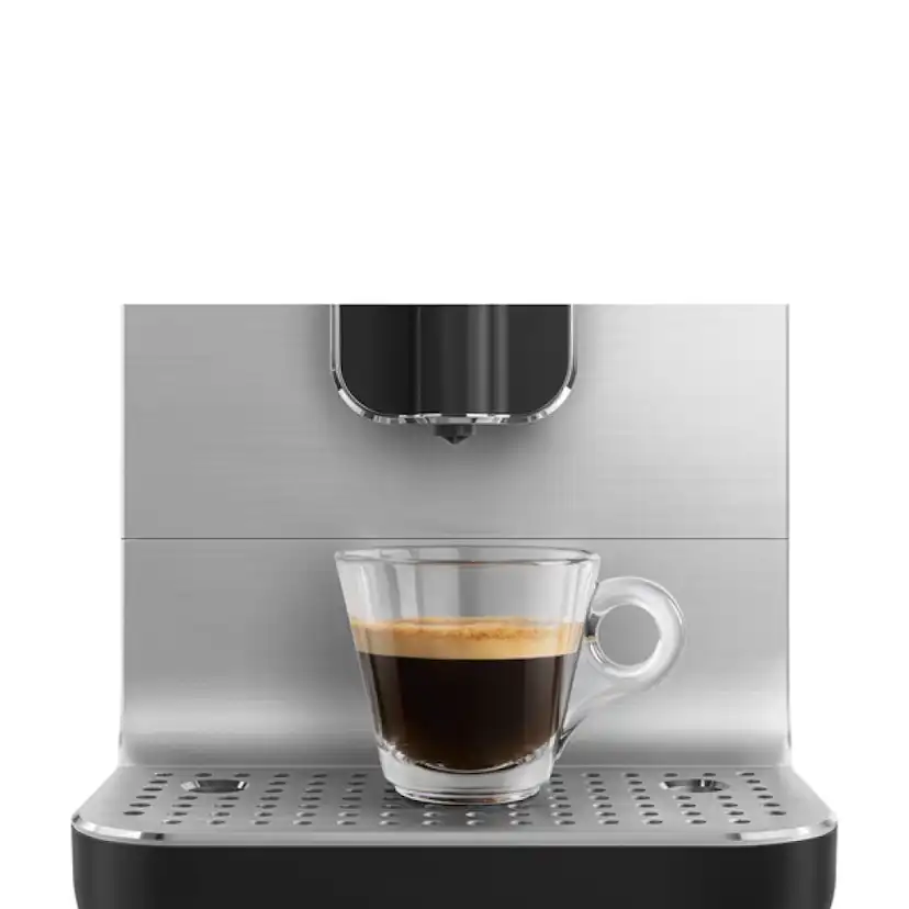 Espressomaskin Smeg BCC11BLMEU med Mjölkskummare Svart