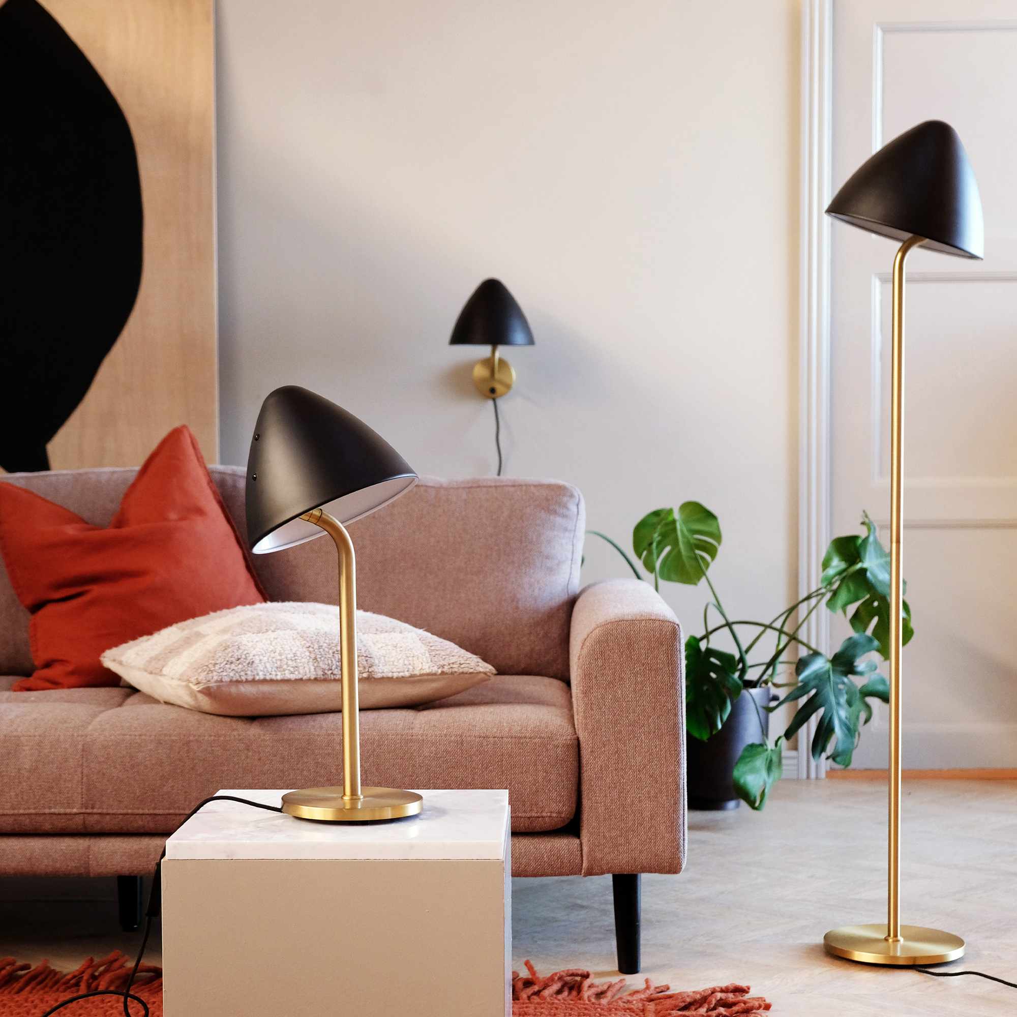 Golvlampa Dyberg Larsen Oulu