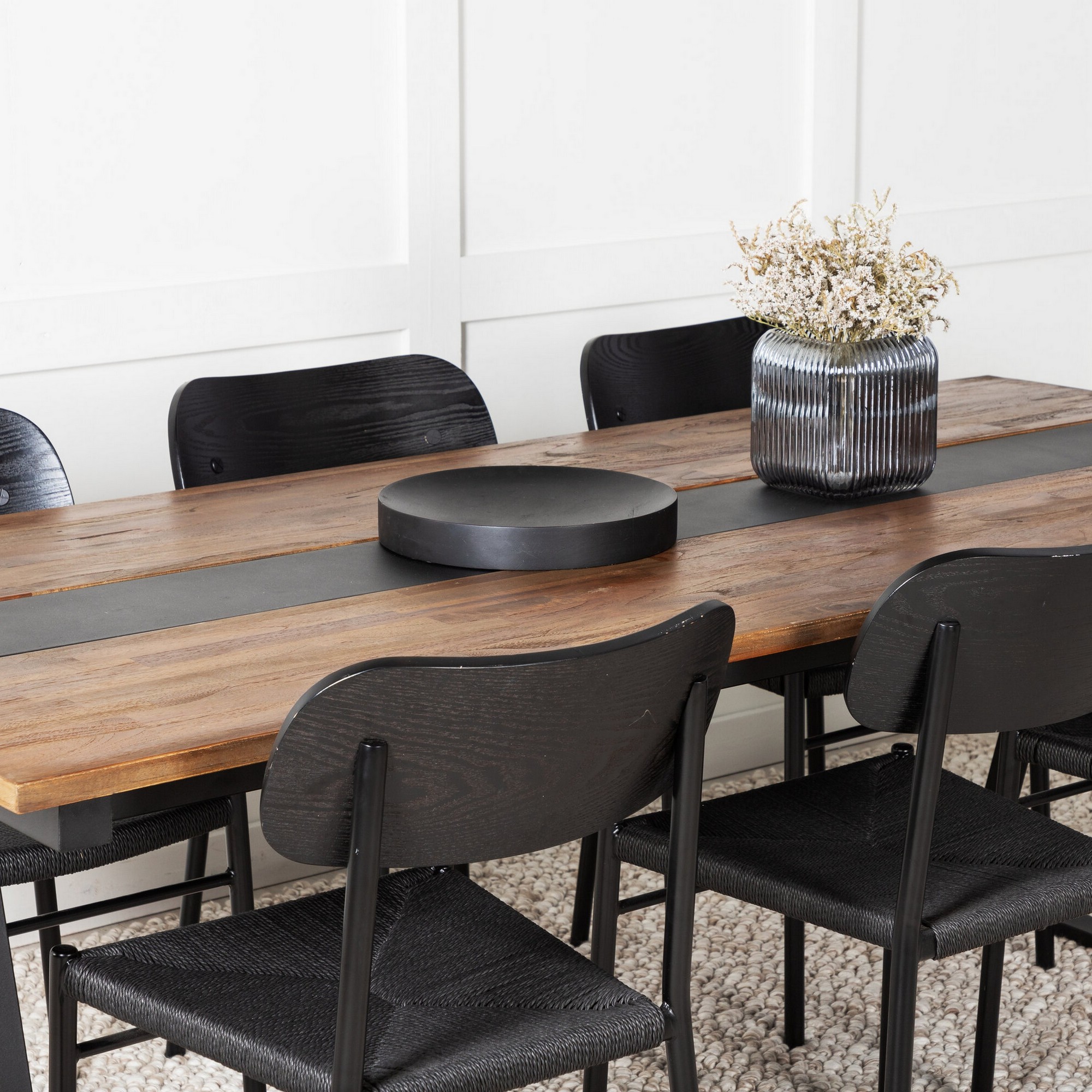 Matgrupp Venture Home Jakarta med 6st Polly Stolar