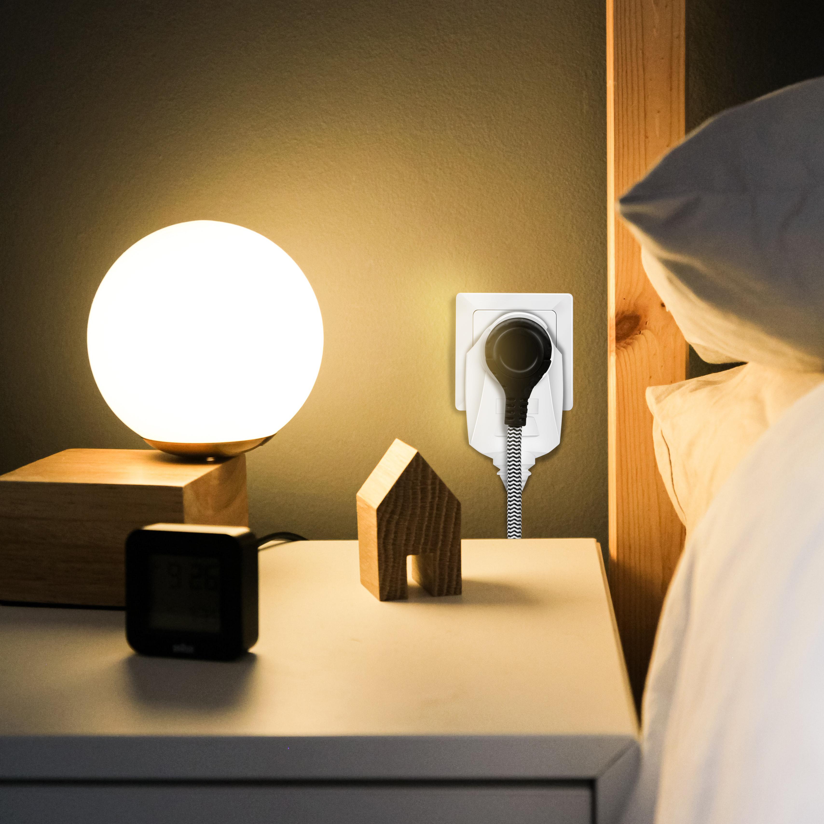 Grenuttag LogiLink 6-vägs + 1 Genomgående Kontakt