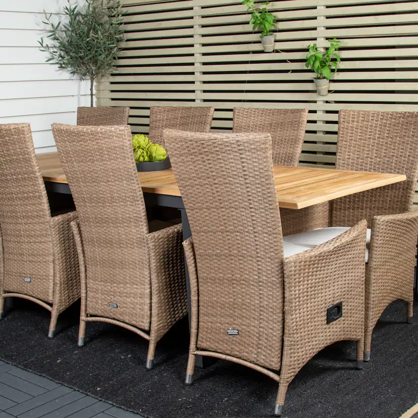 Matgrupp Utomhus Venture Home Perla 160/240 med 8 Pishi KarmTrädgårdsstolar
