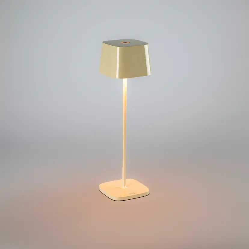 Portabel Lampa Gnosjö Konstsmide Capri Bordslampa USBxGräddvit