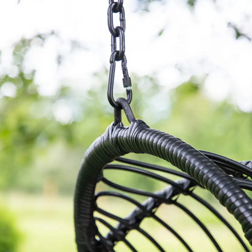Pulau Hangingchair Rattan Black / Creme Svart