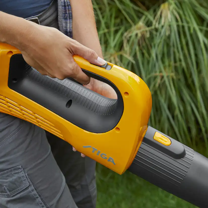 Lövblås STIGA BL 100 E Med Batteri & Laddare