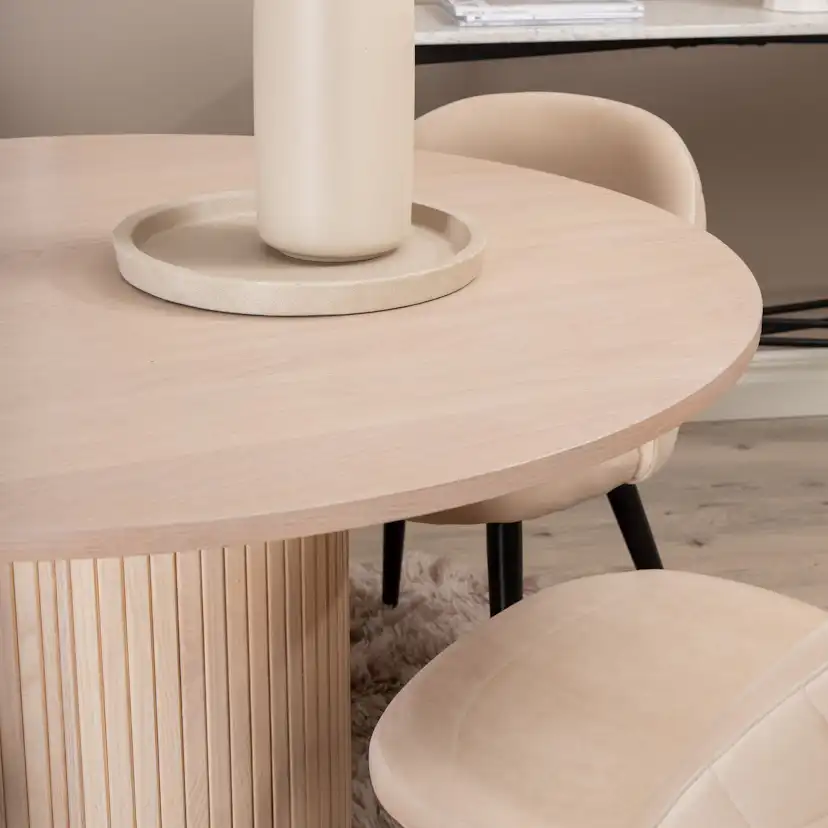 Matgrupp Venture Home Bianca Rund med 4 Valentina Stitcthes Stolar Sammet