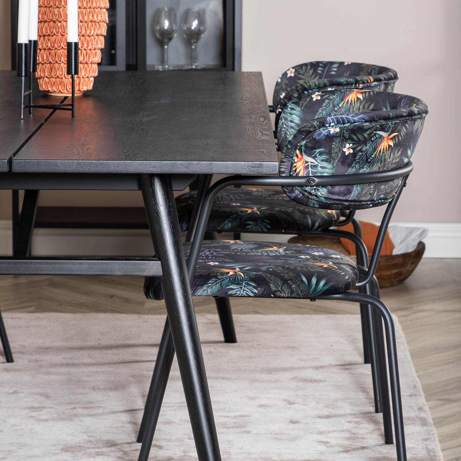 Matgrupp Venture Home Sleek med 4 Arrow stolar