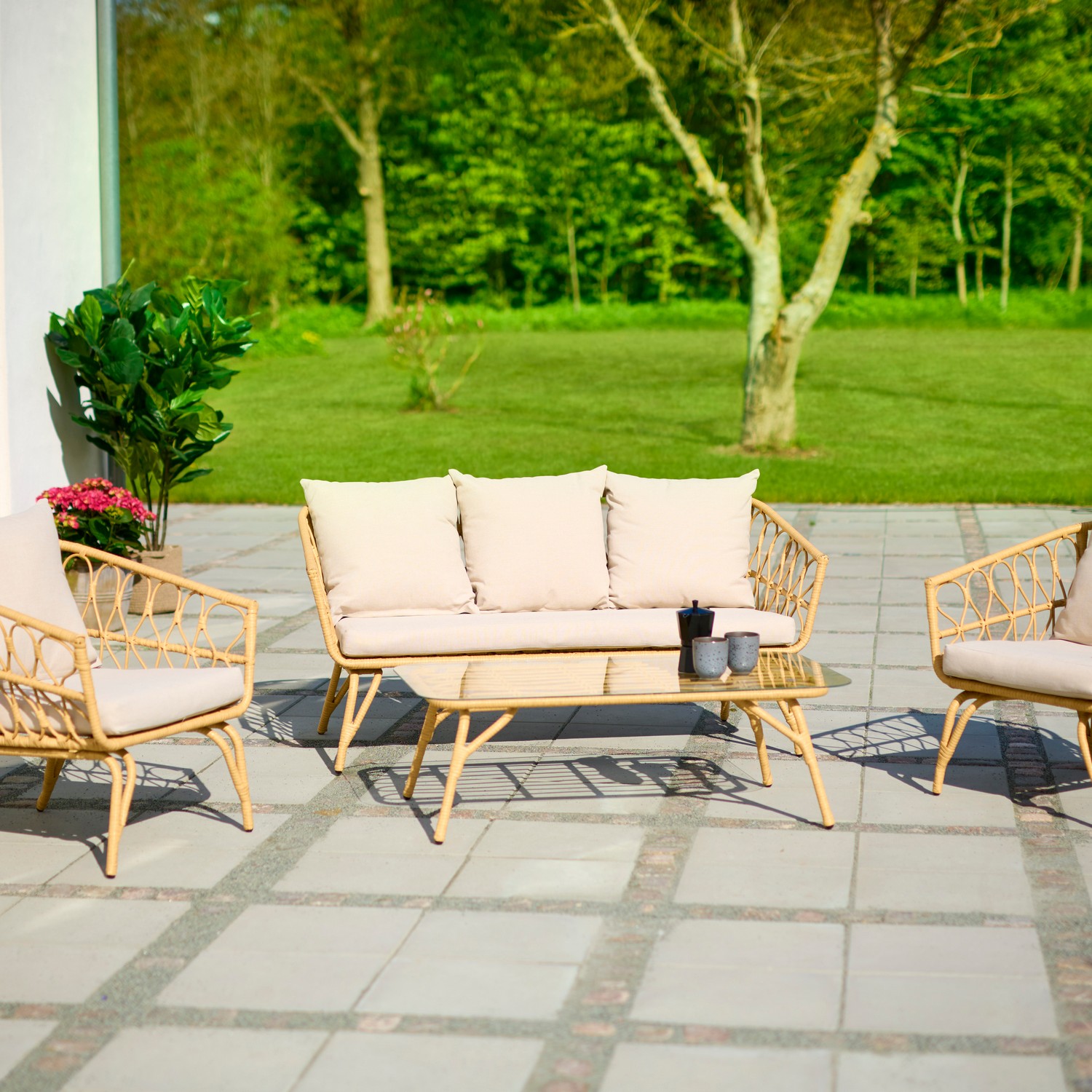 Loungeset ENVY DESIGN Magrethe Utemöbler med Dynor i Rotting